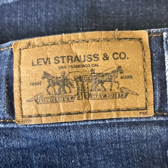 Levi’s 515 jean capri cuffed 5 pockets Size 8 - Picture 3 of 15